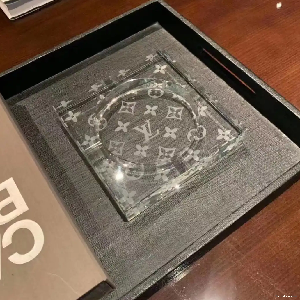 CUSTOM LV ASHTRAY 0603